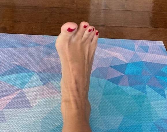 Ebru Akel Feet